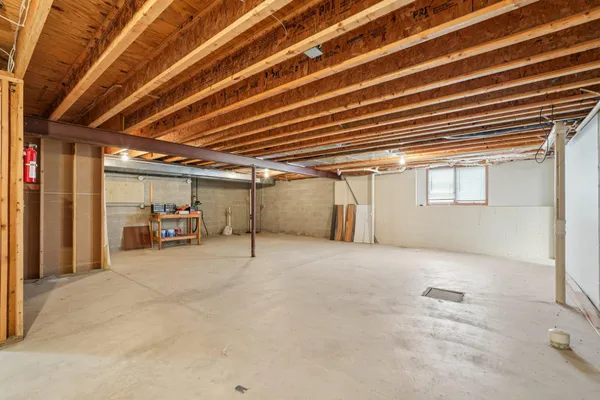 $465,000 | 16605 West Sumerland Court, New Berlin, WI 53151