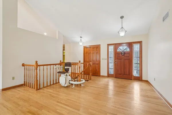 $465,000 | 16605 West Sumerland Court, New Berlin, WI 53151