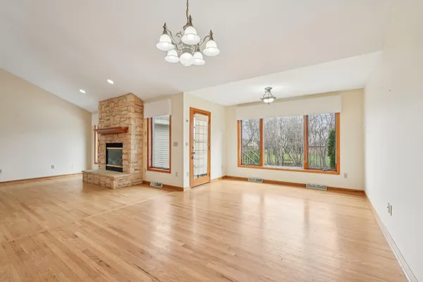 $465,000 | 16605 West Sumerland Court, New Berlin, WI 53151