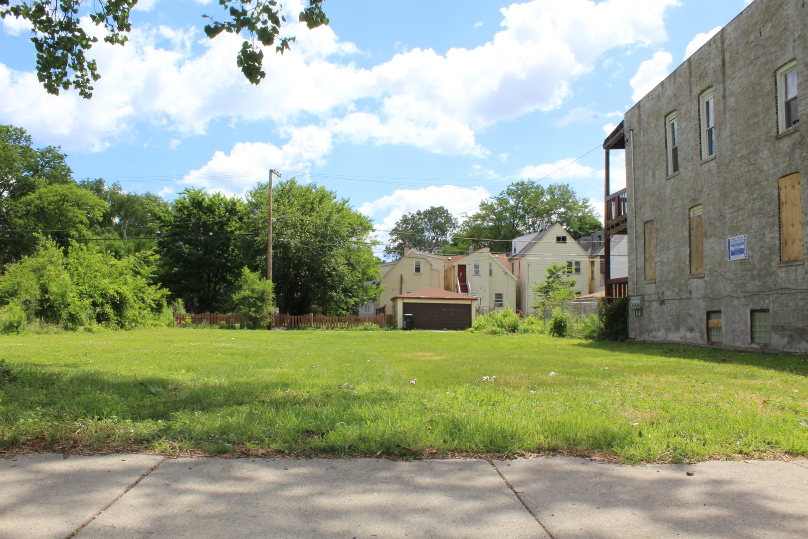 6225 South Racine Avenue Chicago, IL 60636 - Photo 2 of 2 a view of a back yard of the house