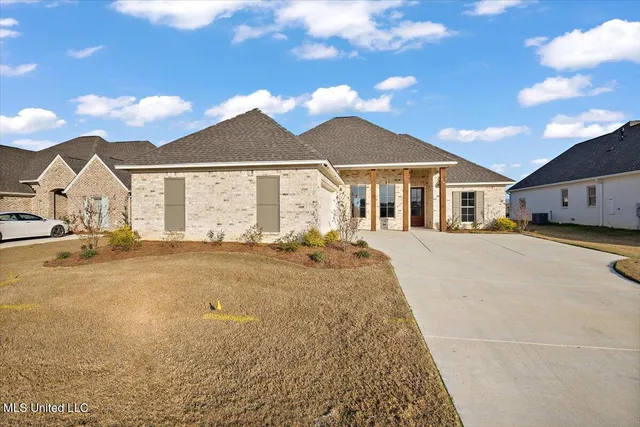 $2,150 | 464 Aurora Circle, Canton, MS 39046