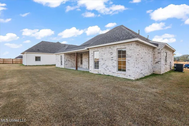 $2,150 | 464 Aurora Circle, Canton, MS 39046