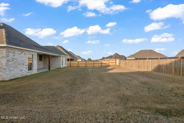 $2,150 | 464 Aurora Circle, Canton, MS 39046