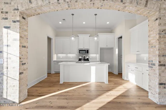 $2,150 | 464 Aurora Circle, Canton, MS 39046