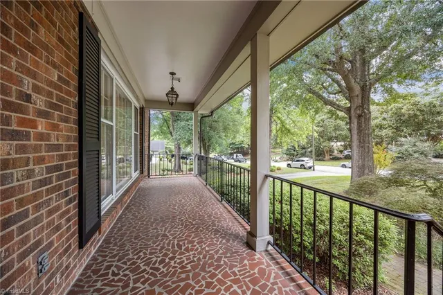 $525,000 | 1122 Kensington Drive, High Point, NC 27262