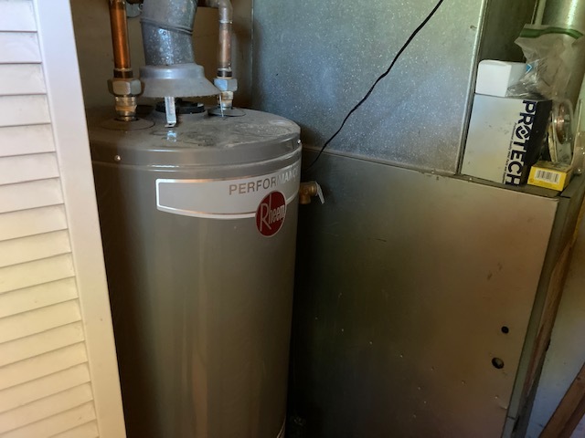 22201 Rockingham Road Richton Park, IL 60471 - Photo 11 of 18 a view of water heater room