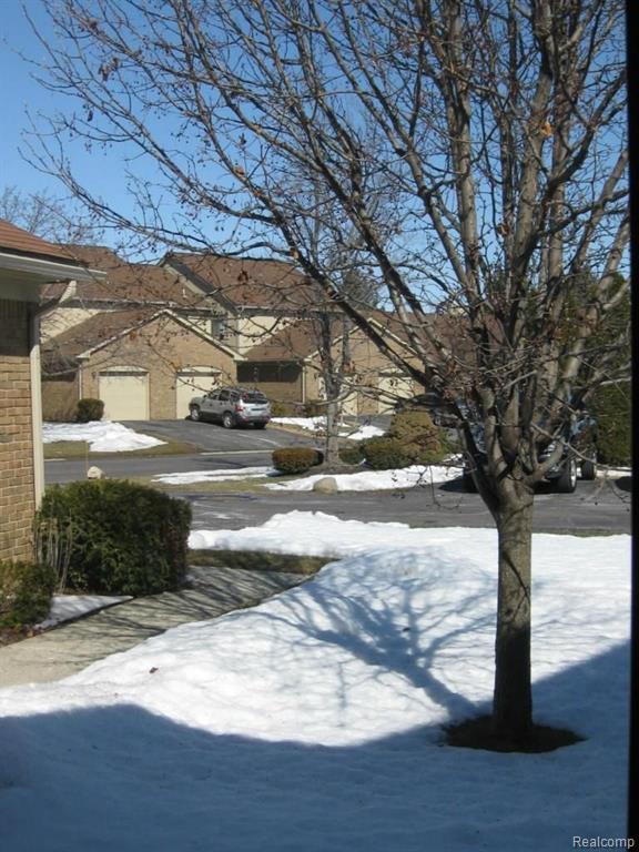 519 Tennyson, Unit 23 Rochester Hills, MI 48307 - Photo 3 of 33