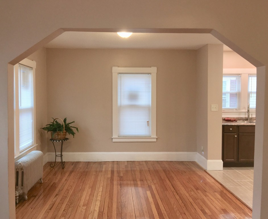 182 Daviston Street Springfield, MA 01108 - Photo 8 of 18 Gallery Image 8