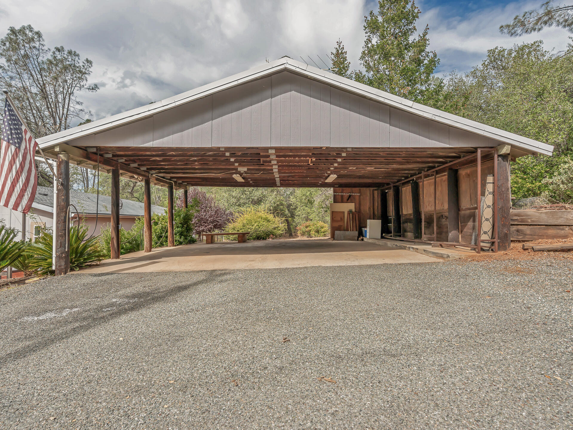 19394 Union School Road Redding, CA 96003 - Photo 5 of 40 Detached Carport