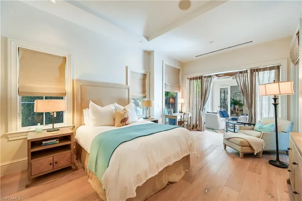 $5,397,500 | 42 6th Street South, Naples, FL 34102