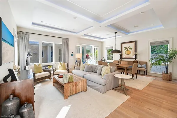 $5,397,500 | 42 6th Street South, Naples, FL 34102