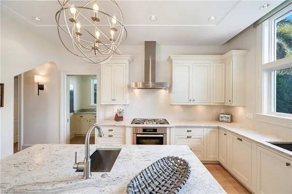 $5,397,500 | 42 6th Street South, Naples, FL 34102