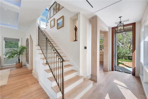 $5,397,500 | 42 6th Street South, Naples, FL 34102
