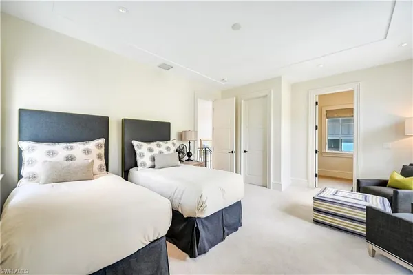 $5,397,500 | 42 6th Street South, Naples, FL 34102