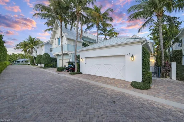 $5,397,500 | 42 6th Street South, Naples, FL 34102