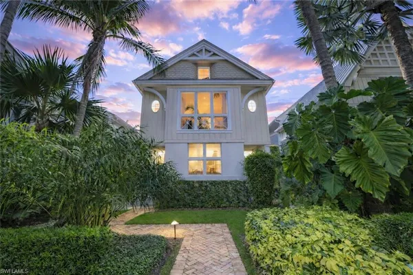 $5,397,500 | 42 6th Street South, Naples, FL 34102