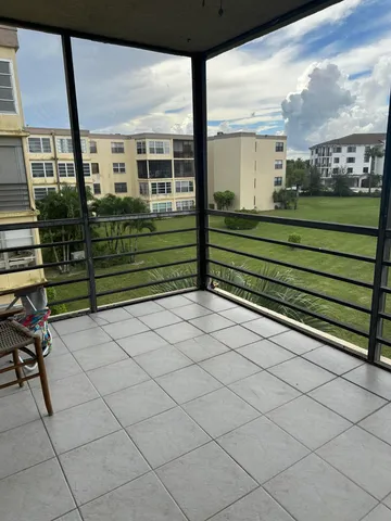 $2,000 | 9355 Southwest 8th Street, Unit 311, Boca Raton, FL 33428