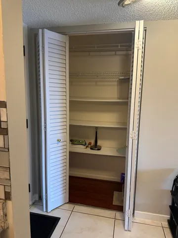 $2,000 | 9355 Southwest 8th Street, Unit 311, Boca Raton, FL 33428