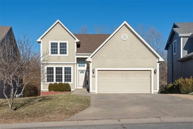 $315,000 | 807 Redbud Drive, Paola, KS 66071