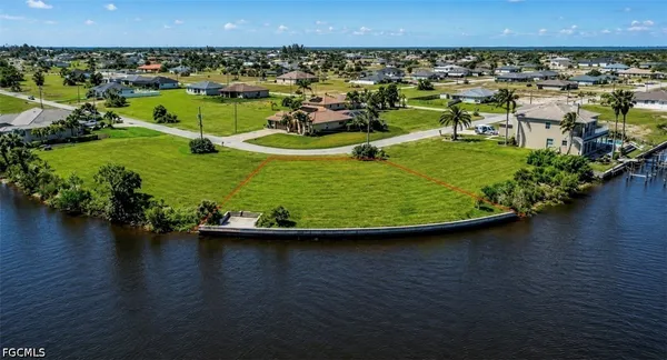 $289,000 | 4101 Northwest 33rd Street, Cape Coral, FL 33993