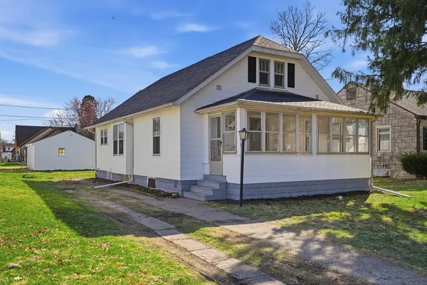 $162,900 | 507 West 12th Street, Sterling, IL 61081