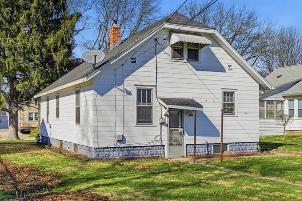 $162,900 | 507 West 12th Street, Sterling, IL 61081