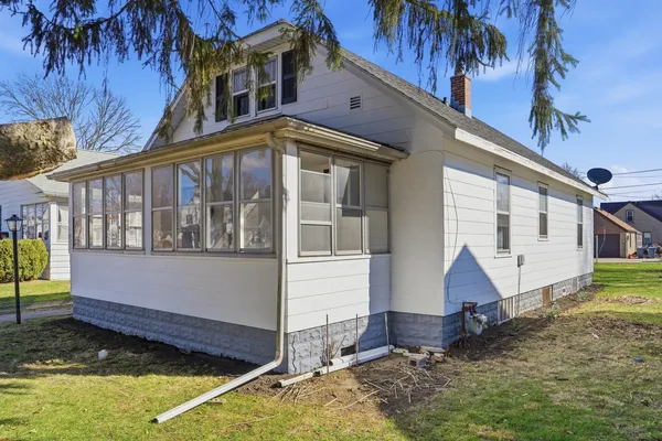 $162,900 | 507 West 12th Street, Sterling, IL 61081