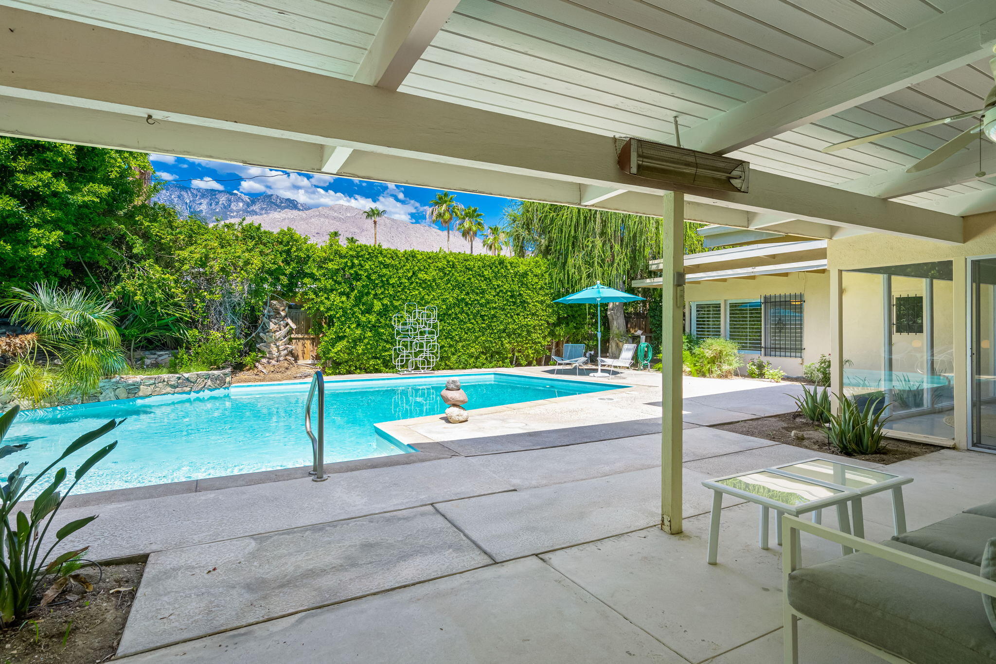 1333 East Deepwell Road Palm Springs, CA 92264 - Photo 16 of 44 a house view with a sitting space