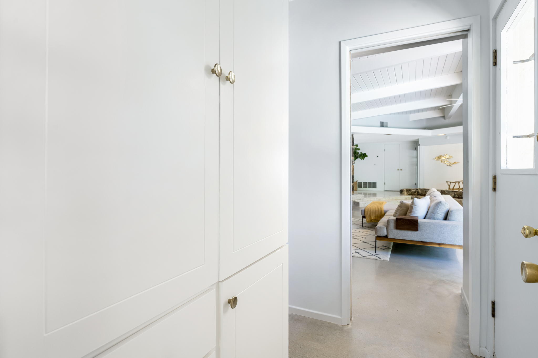 1333 East Deepwell Road Palm Springs, CA 92264 - Photo 36 of 44 a en suite bathroom with a sink