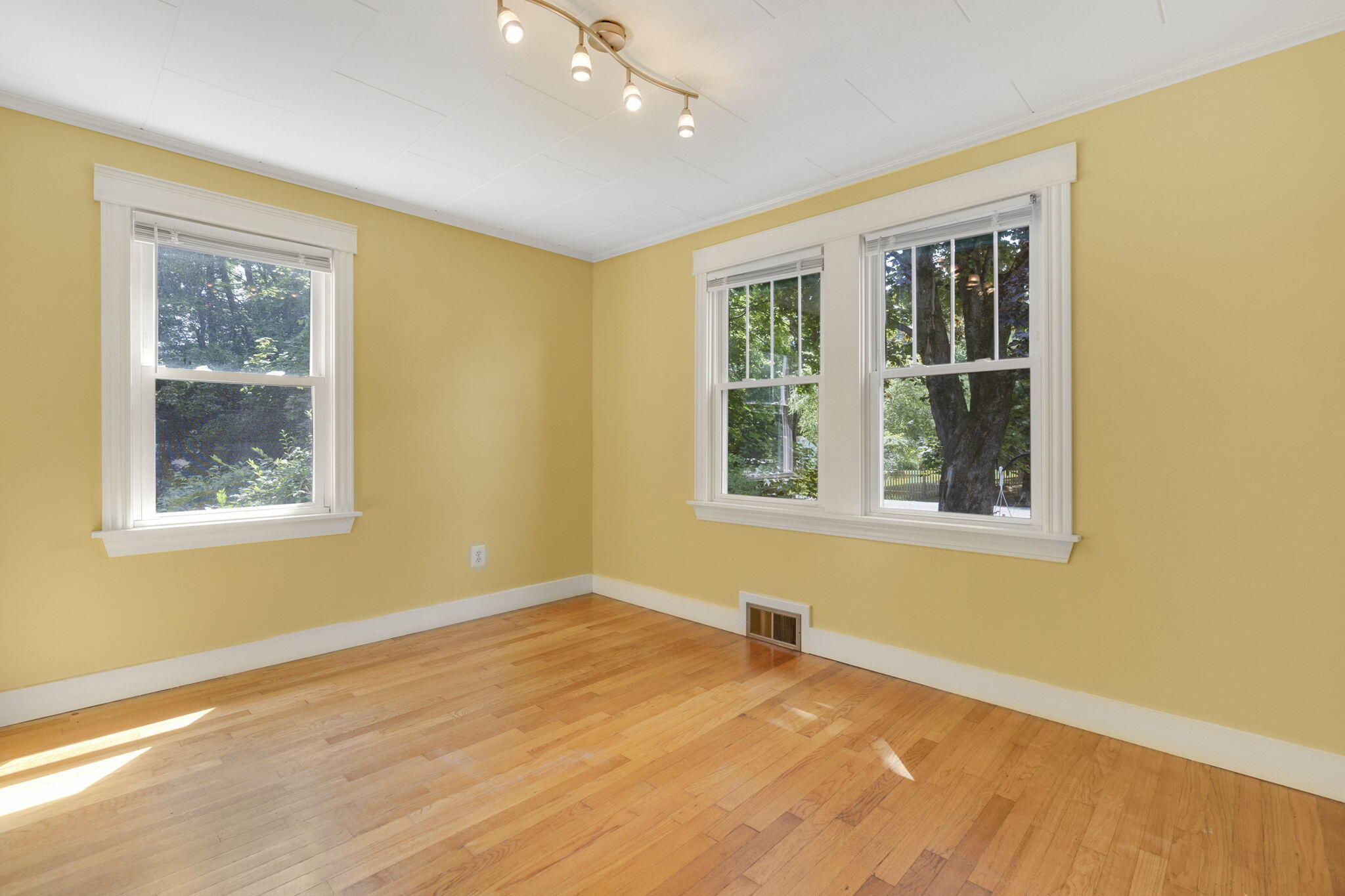 14 Prince Street Cumberland Center, ME 04021 - Photo 11 of 46 Bedroom 1