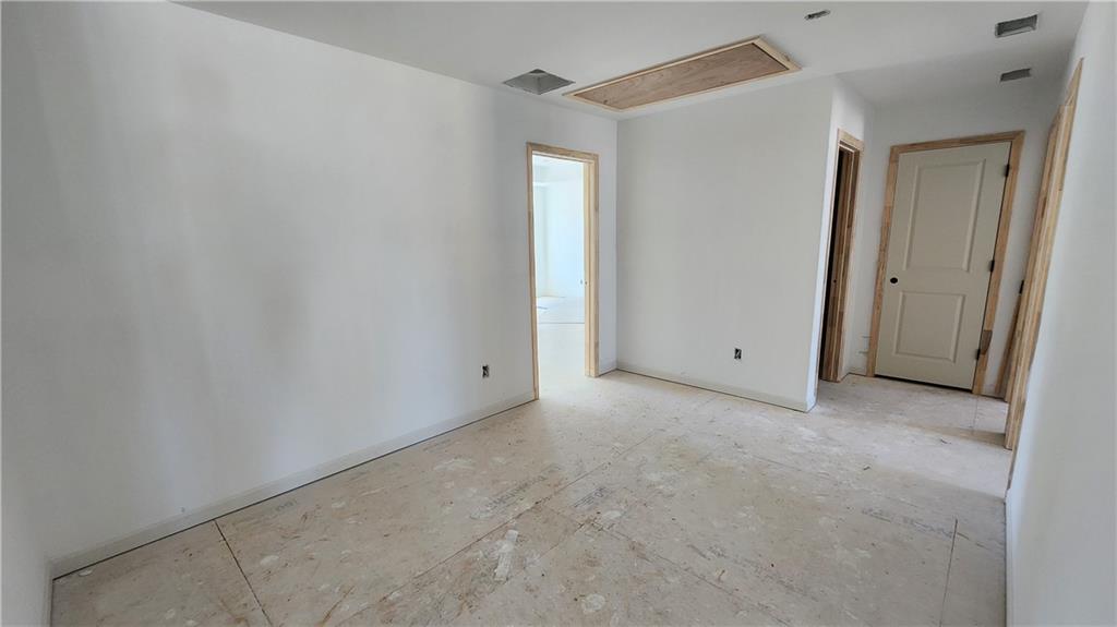 85 Silverleaf Trail Bethlehem, GA 30620 - Photo 16 of 36 a view of an empty room and closet area