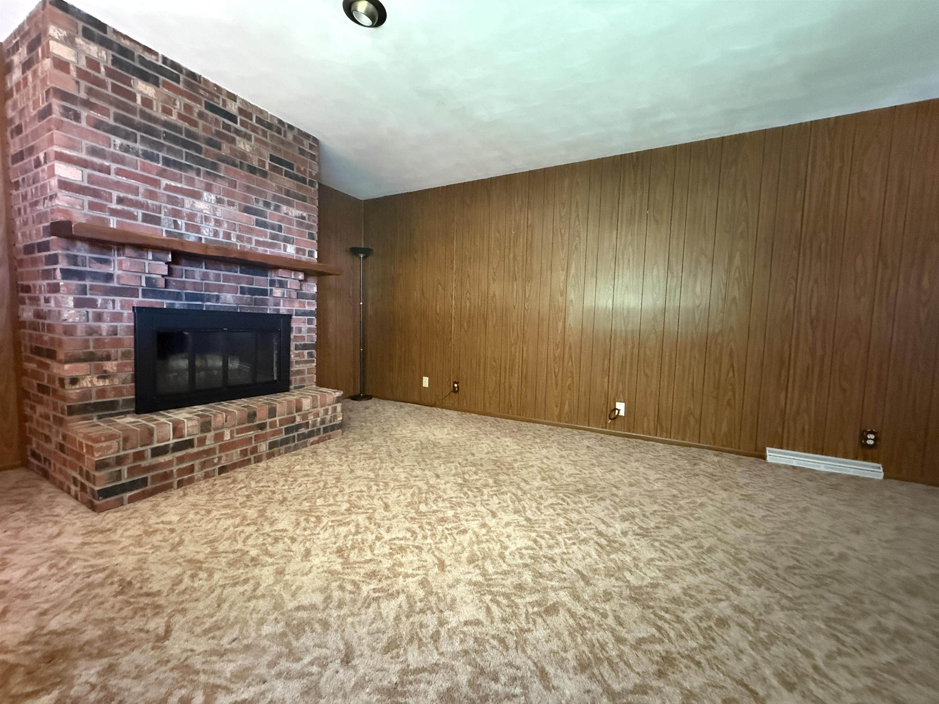 4975 Blackhawk Road Rockford, IL 61109 - Photo 14 of 26