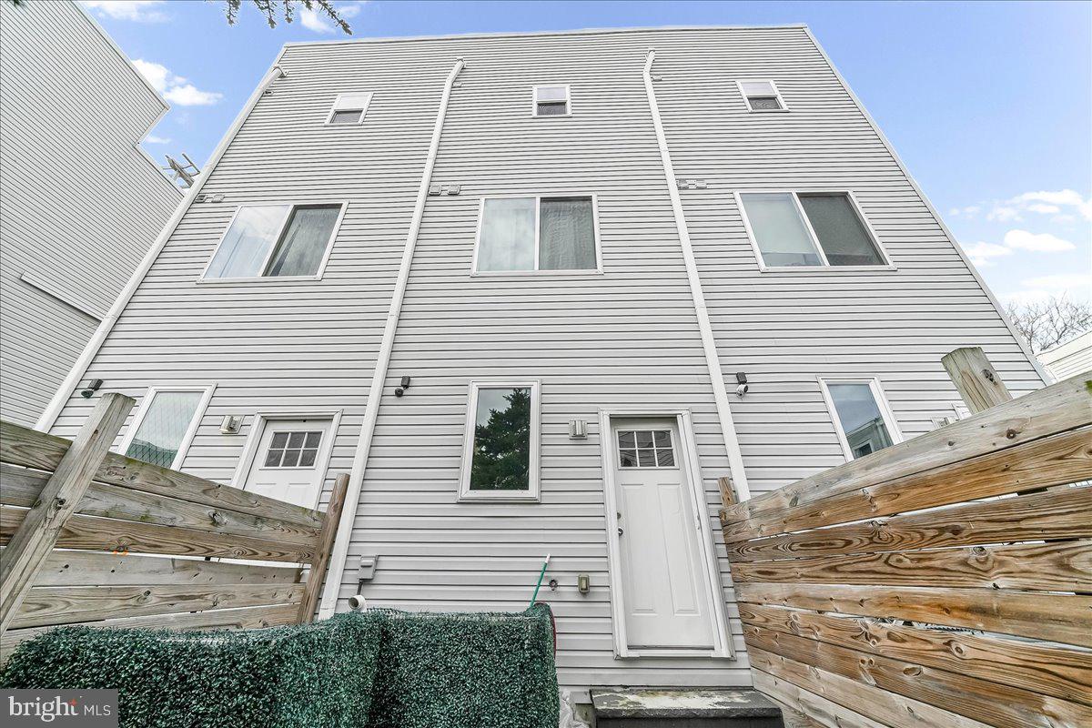 2615 East Letterly Street Philadelphia, PA 19125 - Photo 34 of 36