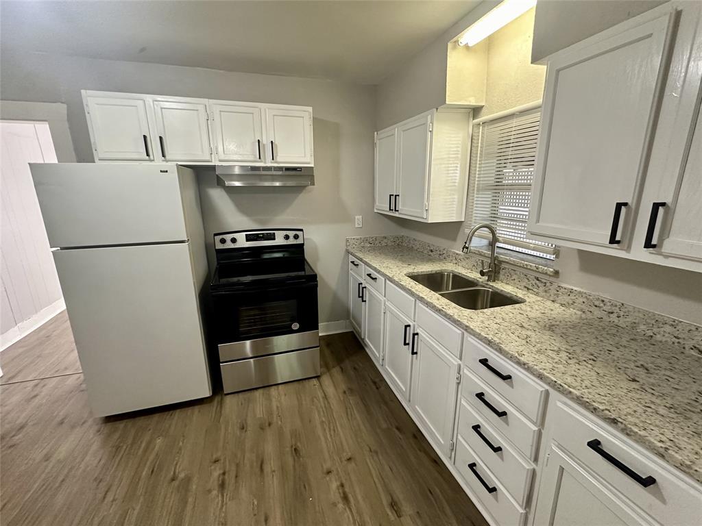 708 Grayson Street Nocona, TX 76255 - Photo 3 of 11