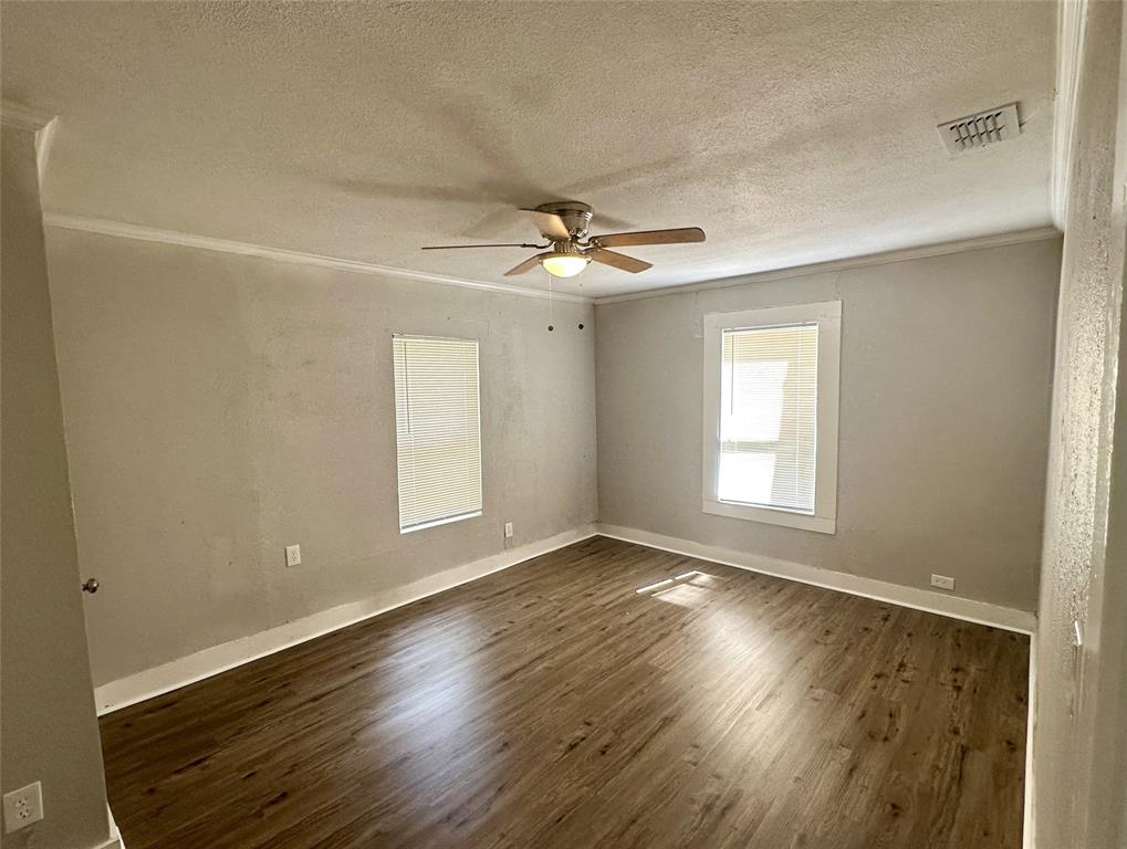 708 Grayson Street Nocona, TX 76255 - Photo 6 of 11