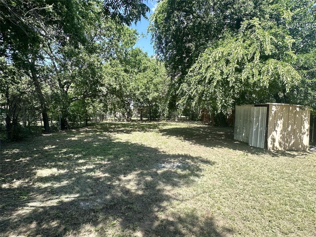 708 Grayson Street Nocona, TX 76255 - Photo 9 of 11