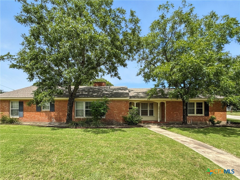 700 Park Street Gatesville, TX 76528 - Photo 2 of 35