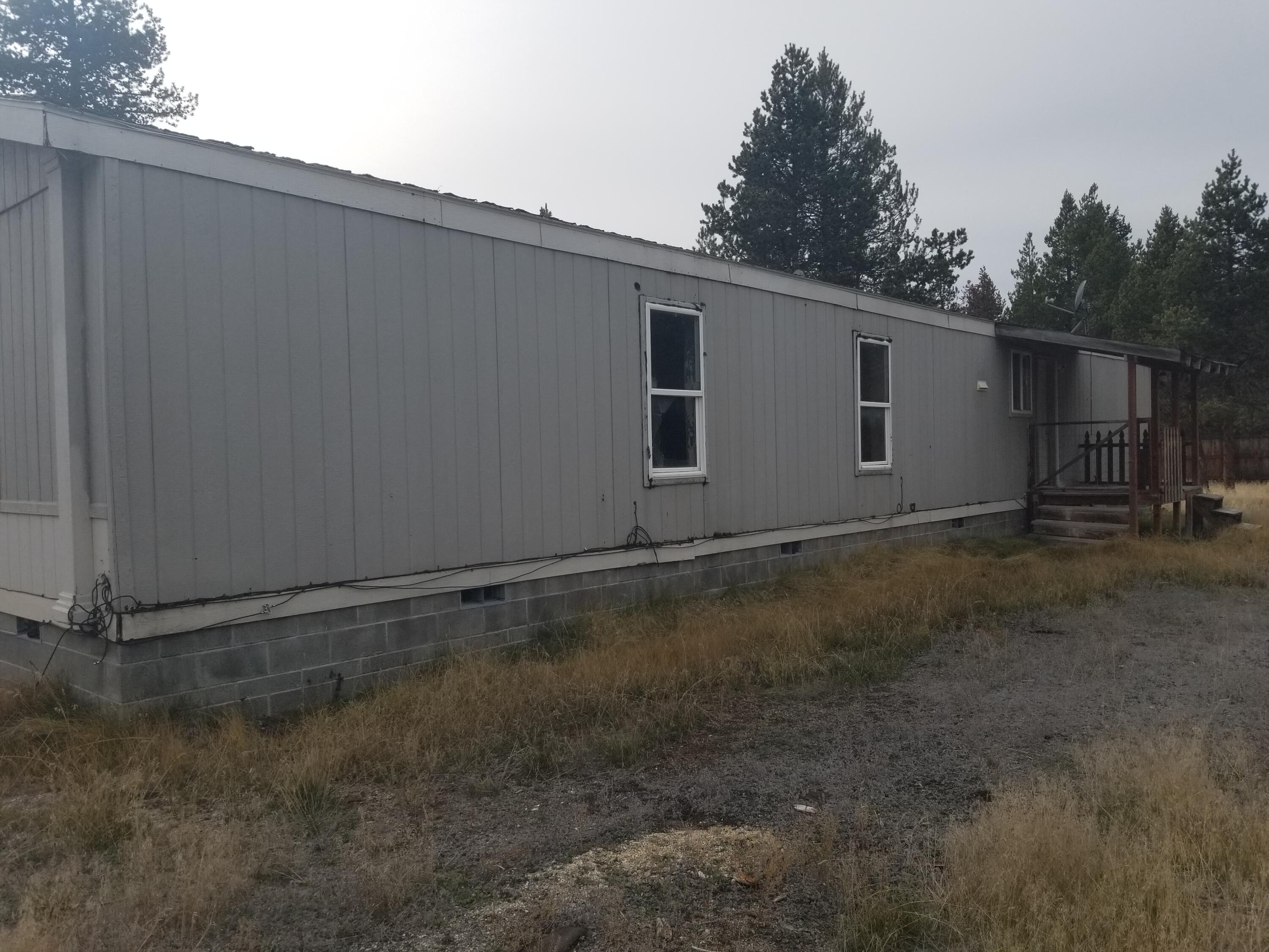 8859 Split Rail Road La Pine, OR 97739 - Photo 15 of 24 20251031_133651