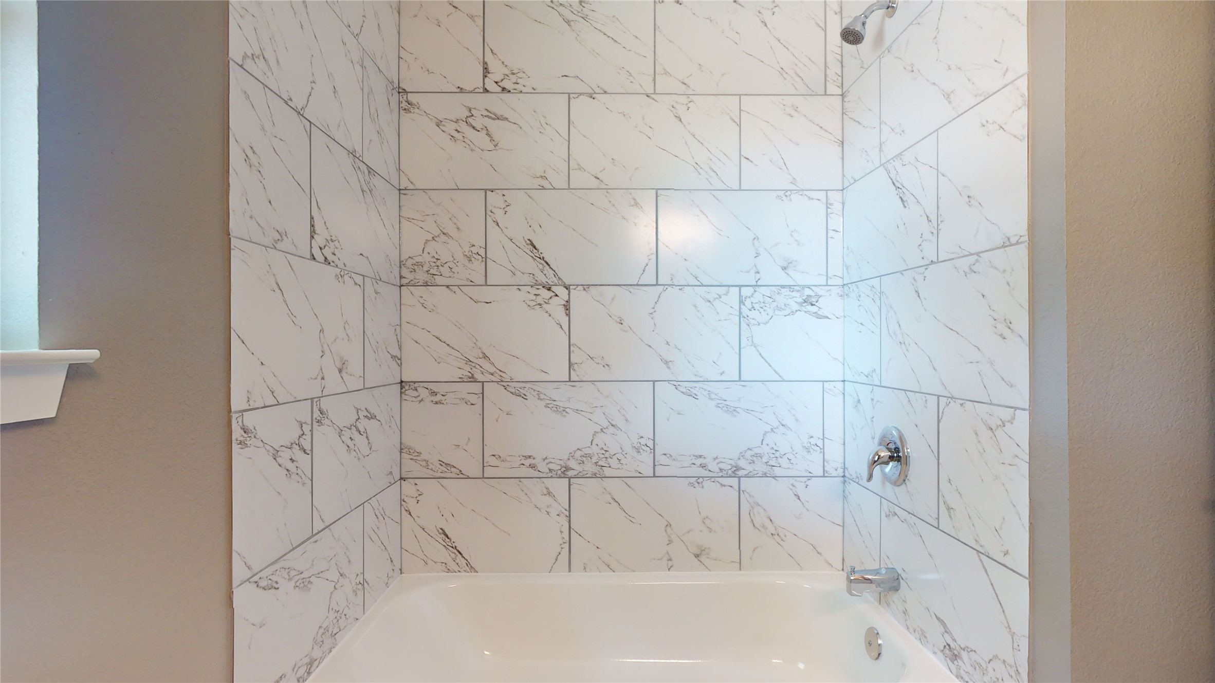 302 Georgia Street, Unit AB South Houston, TX 77587 - Photo 15 of 25 a bathroom with a bathtub