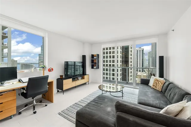 $645,000 | 55 Southeast 6th Street, Unit 2610, Miami, FL 33131