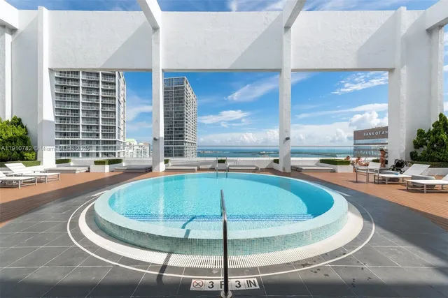 $645,000 | 55 Southeast 6th Street, Unit 2610, Miami, FL 33131