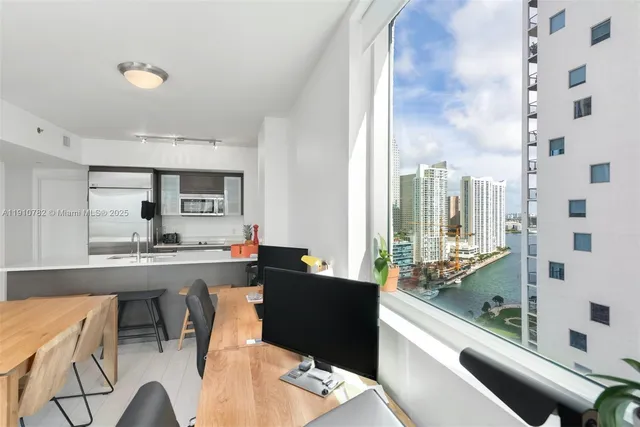 $645,000 | 55 Southeast 6th Street, Unit 2610, Miami, FL 33131