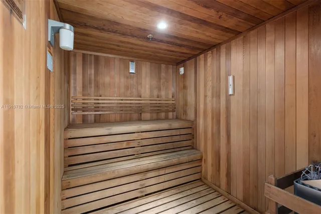 $645,000 | 55 Southeast 6th Street, Unit 2610, Miami, FL 33131