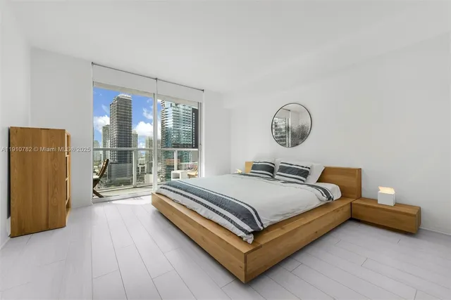 $645,000 | 55 Southeast 6th Street, Unit 2610, Miami, FL 33131