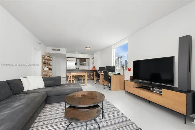 $645,000 | 55 Southeast 6th Street, Unit 2610, Miami, FL 33131