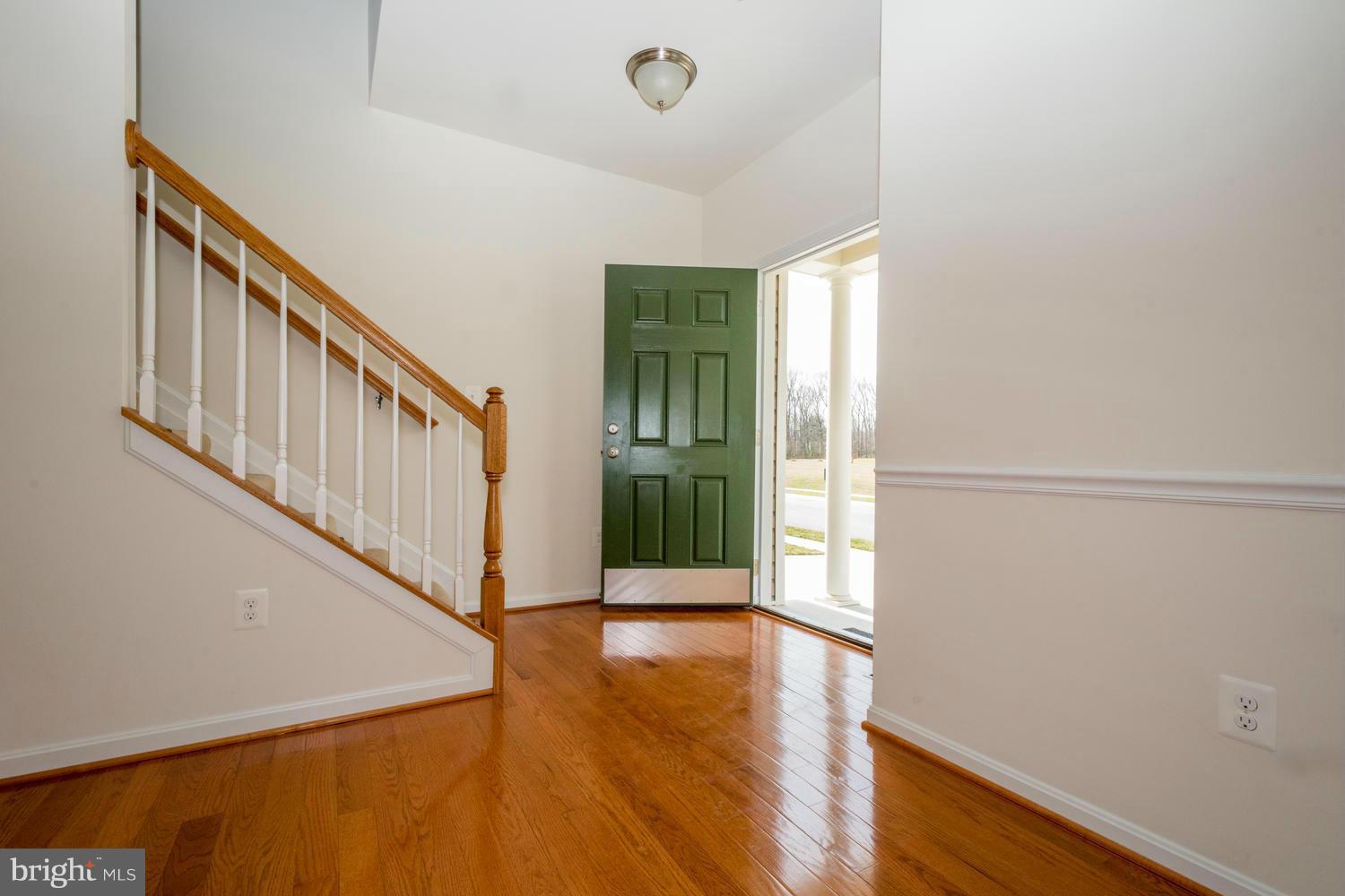 707 Bischoff Road Baltimore, MD 21220 - Photo 3 of 26 Living Room