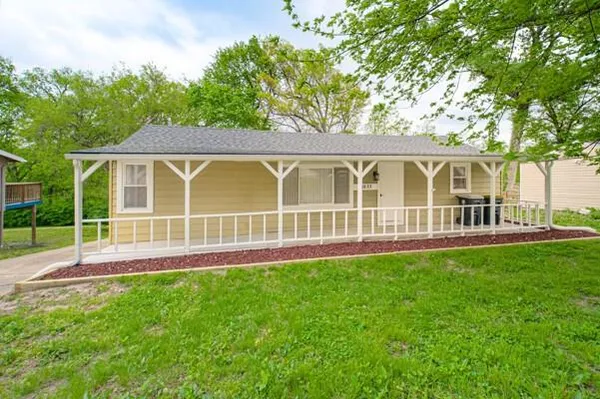 $220,000 | 4833 Farley Avenue, Kansas City, MO 64129