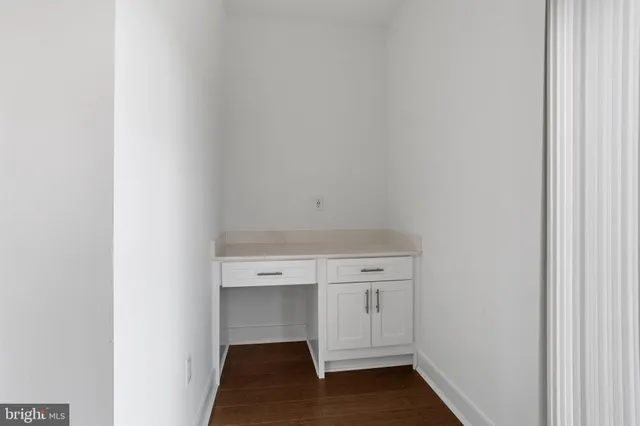 a view of utility room