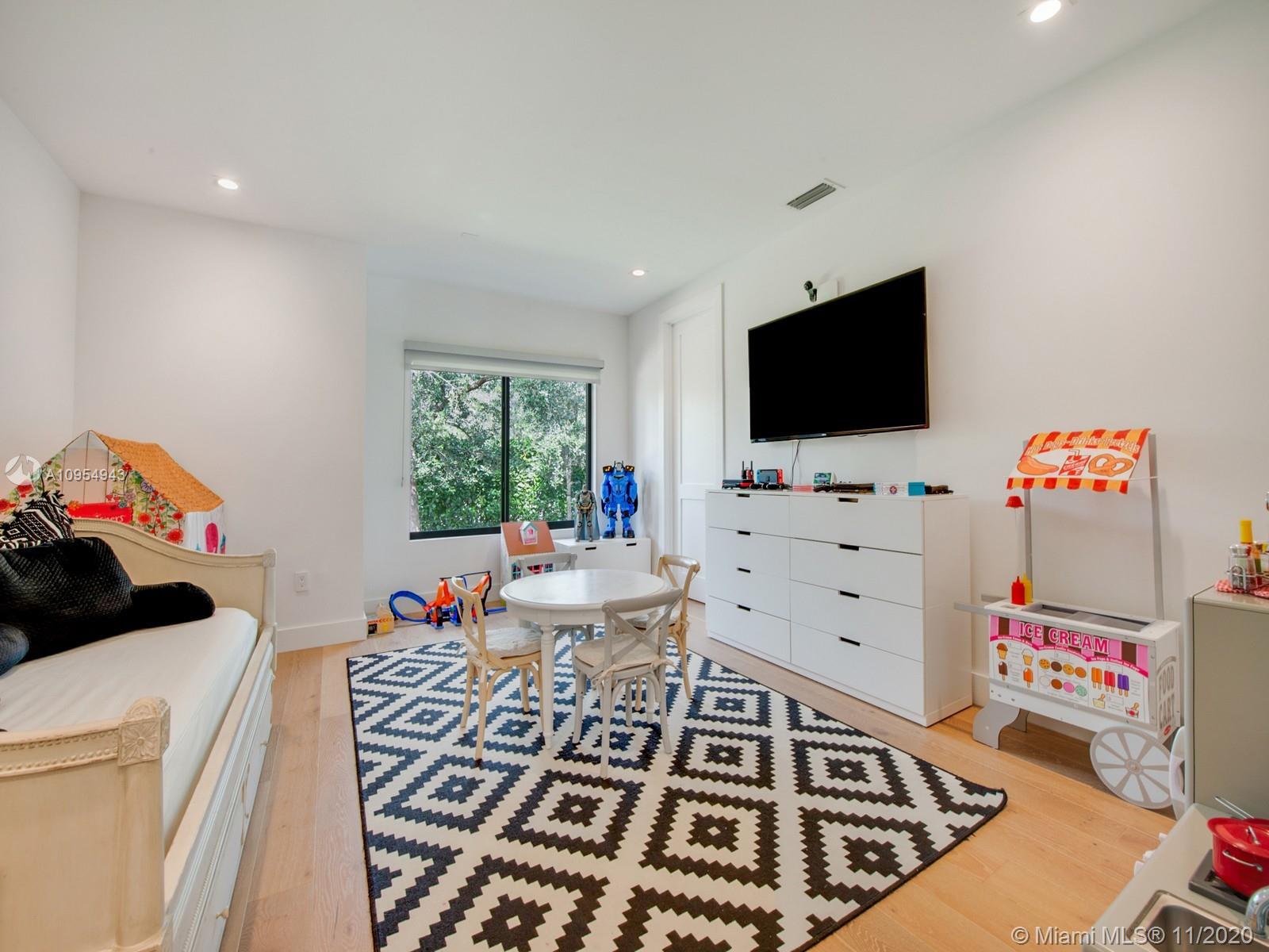 5980 Southwest 80th Street South Miami, FL 33143 - Photo 24 of 37