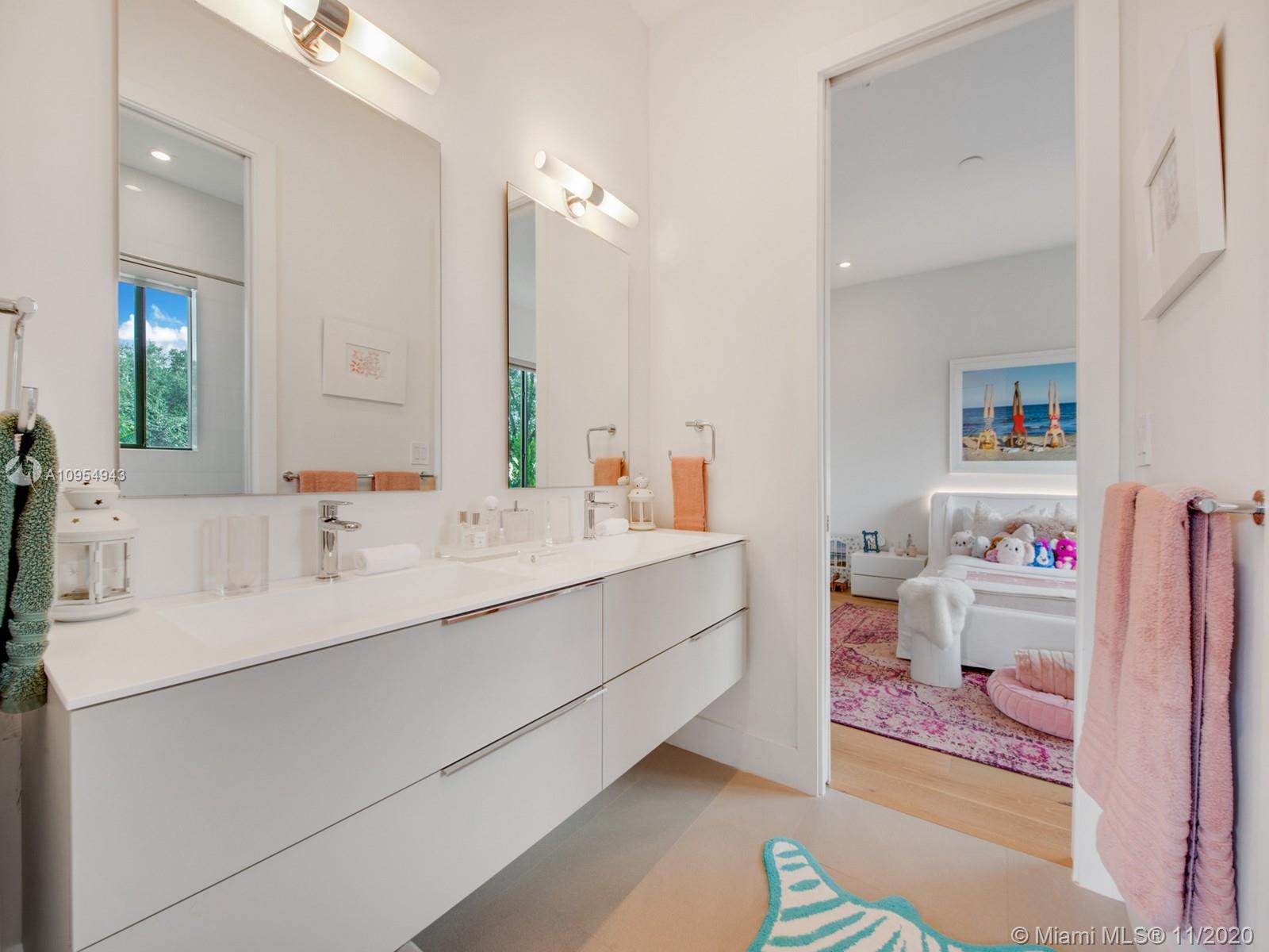 5980 Southwest 80th Street South Miami, FL 33143 - Photo 30 of 37